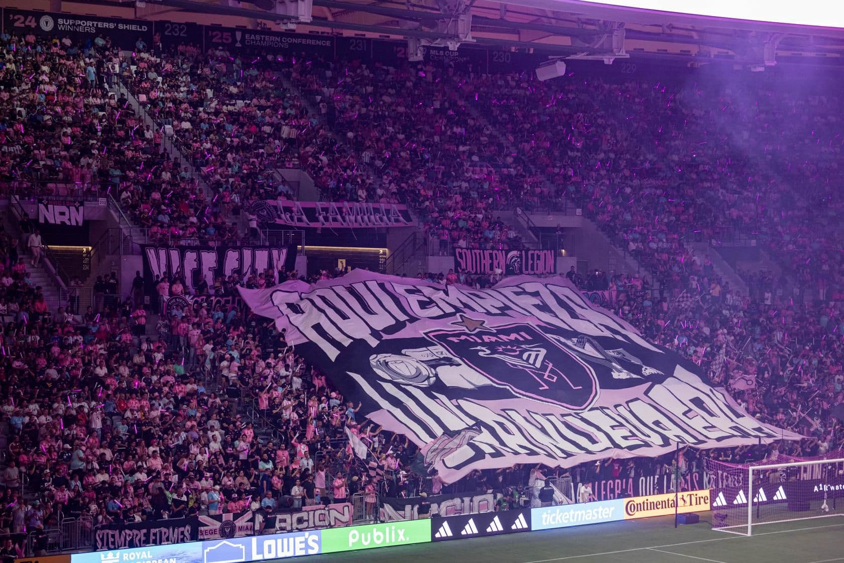 Pink and black supporters