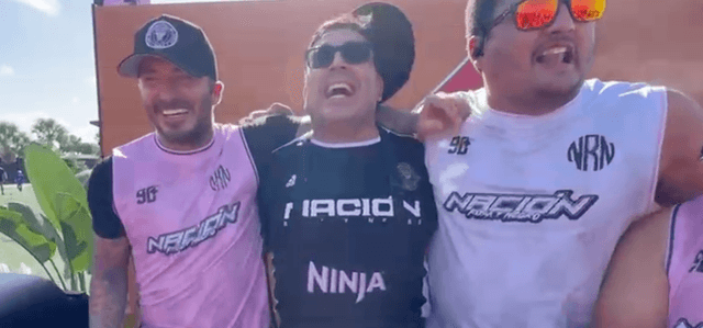 Nación Rosa y Negro at the stadium