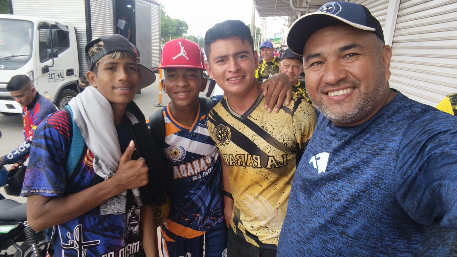 Integration match between the participants in La Parada